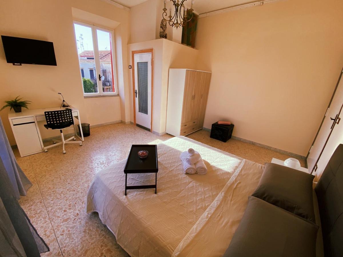 Happy Days Terracina Bed & Breakfast ภายนอก รูปภาพ